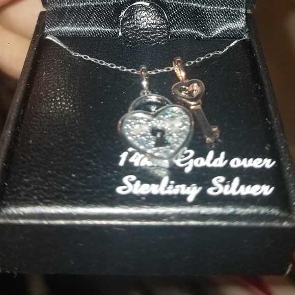 Diamond Accent neclace - Picture 9 of 9